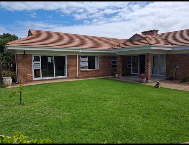3 BEDROOM HOUSE FOR SALE IN DOLPHIN CREEK GOLF ESTATE